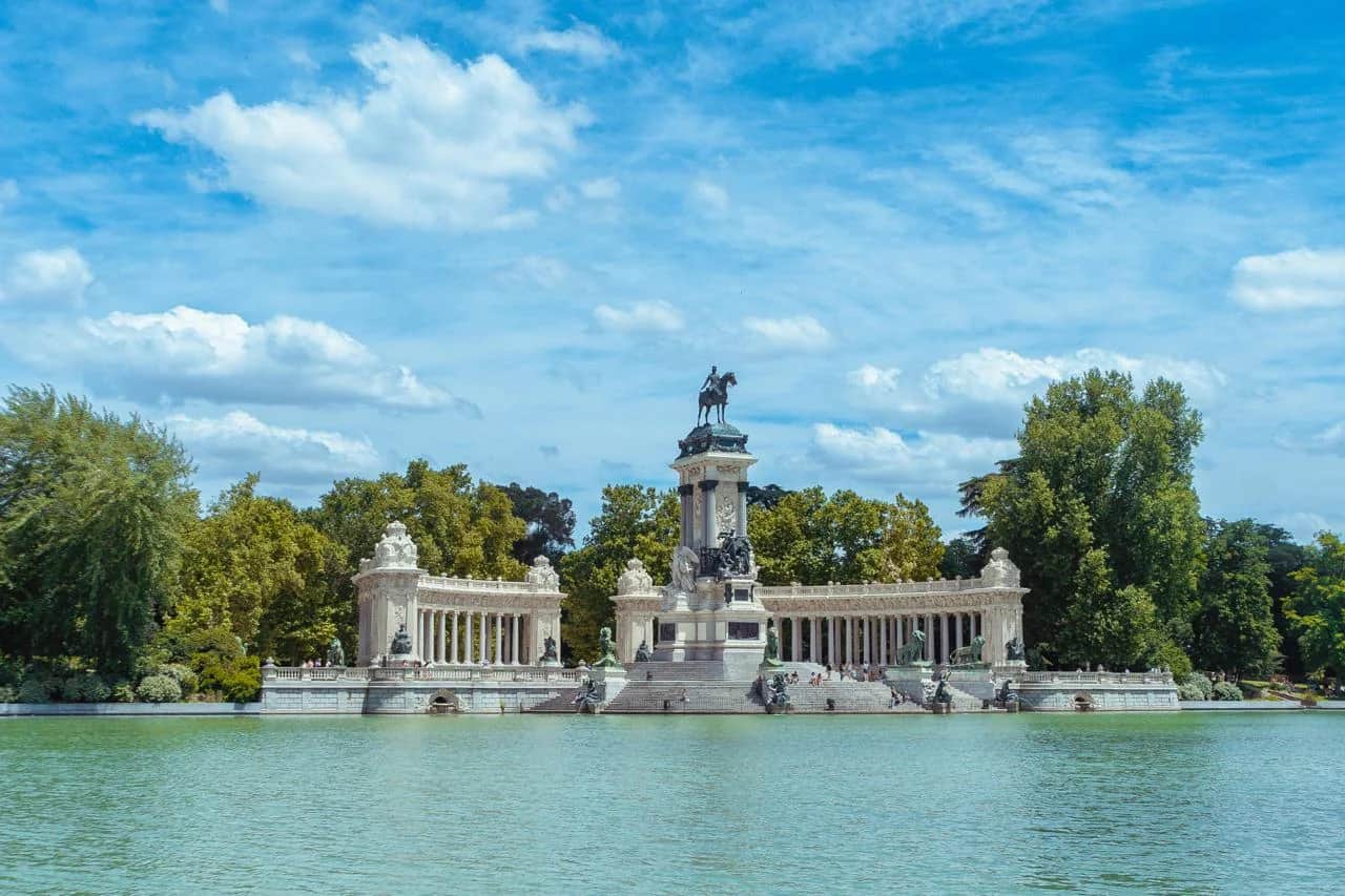 Retiro district Madrid - Park and elegant architecture